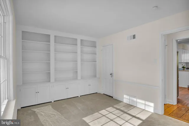 $459,900 | 1059 Hillside Drive, York, PA 17403