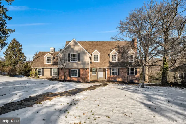 $459,900 | 1059 Hillside Drive, York, PA 17403