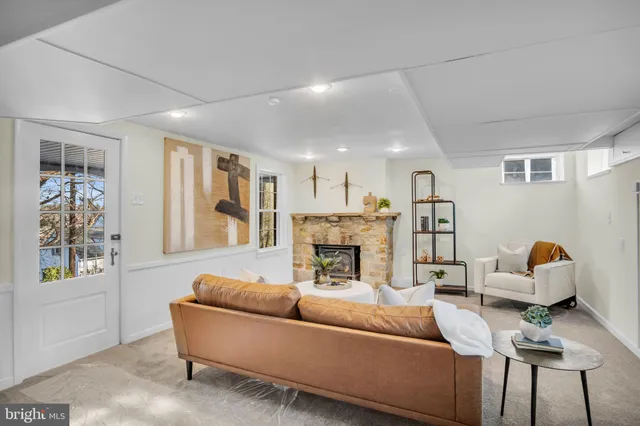 $459,900 | 1059 Hillside Drive, York, PA 17403