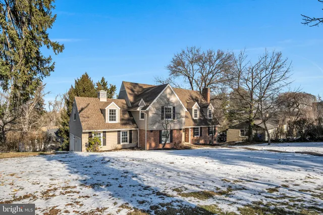 $459,900 | 1059 Hillside Drive, York, PA 17403