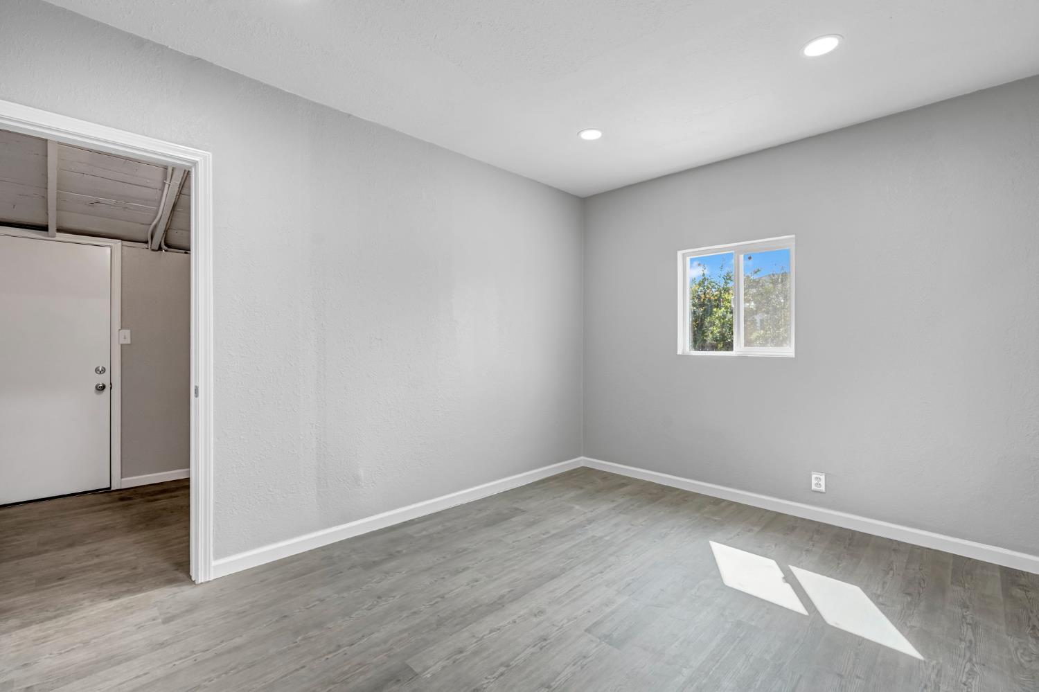 914 Clinton Street Madera, CA 93638 - Photo 14 of 32
