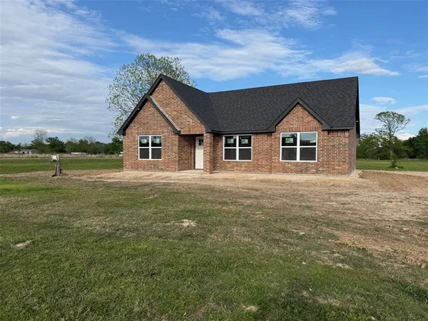 $264,900 | 19 Private Road, Powderly, TX 75473