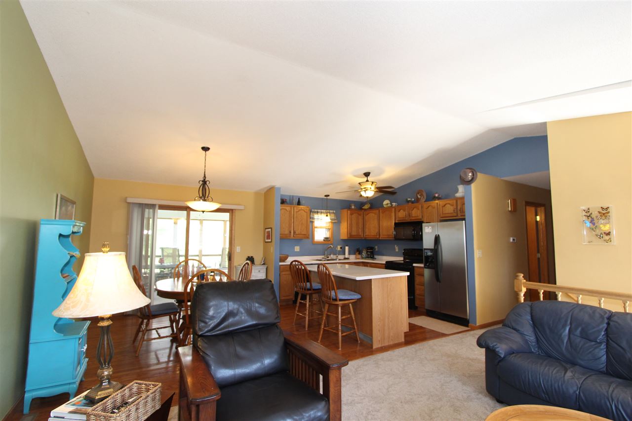 4056 Crestview Road Northeast Solon, IA 52333 - Photo 7 of 22 Gallery Image 7