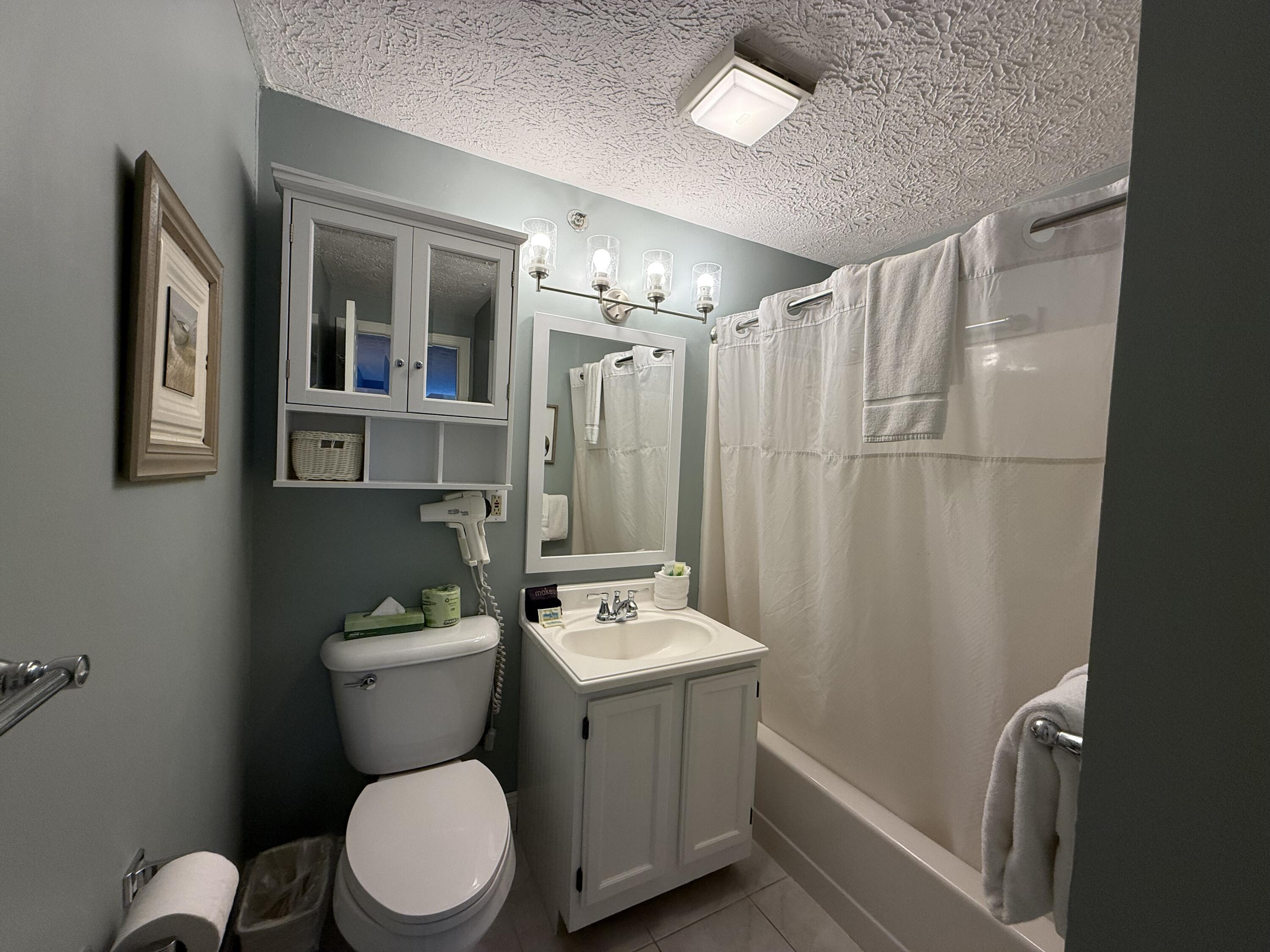 1373 Post Road, Unit 4E Wells, ME 04090 - Photo 11 of 29 PRIMARY BATH