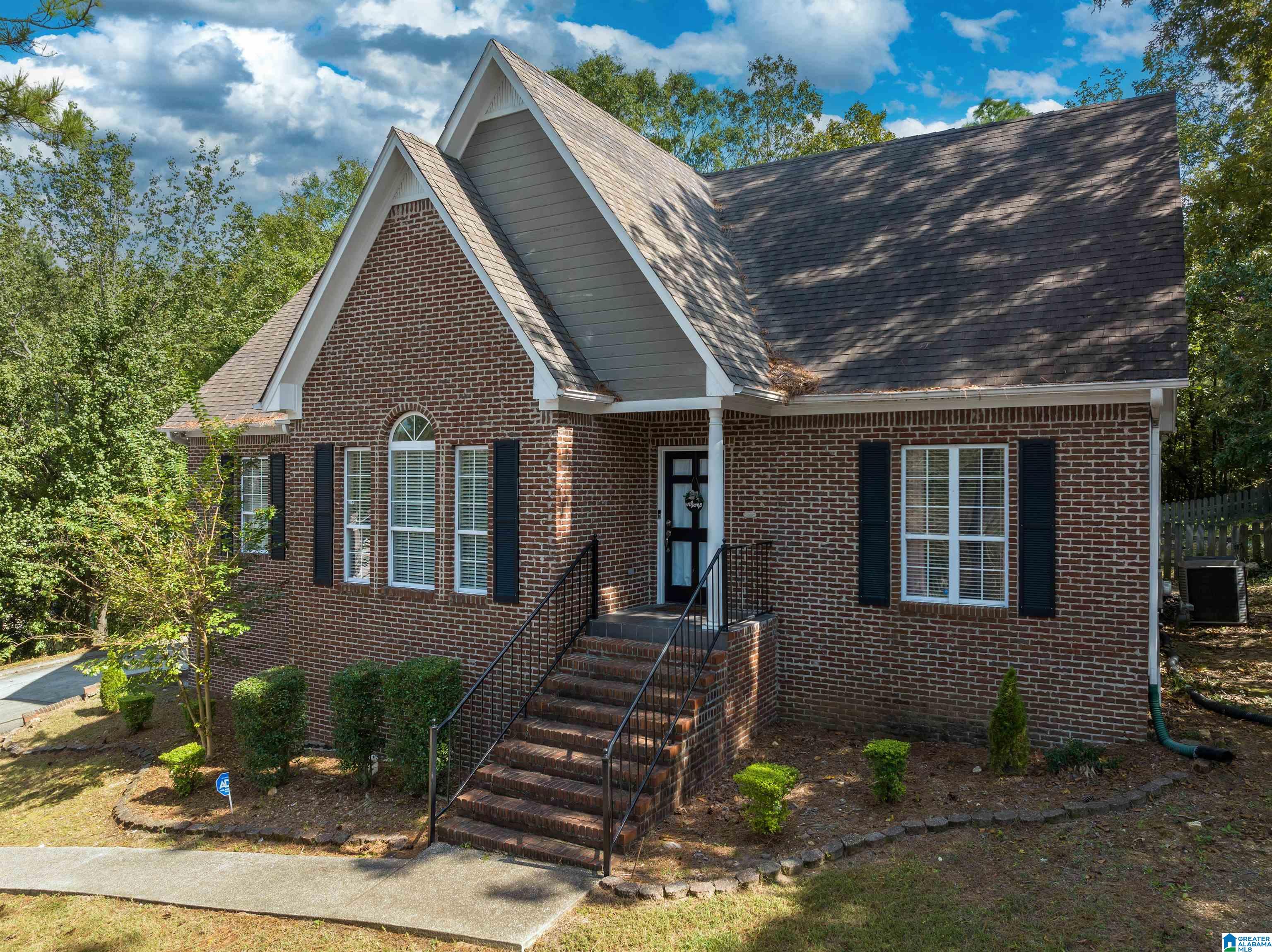 188 Grande View Lane Alabaster, AL 35114 - Photo 2 of 31