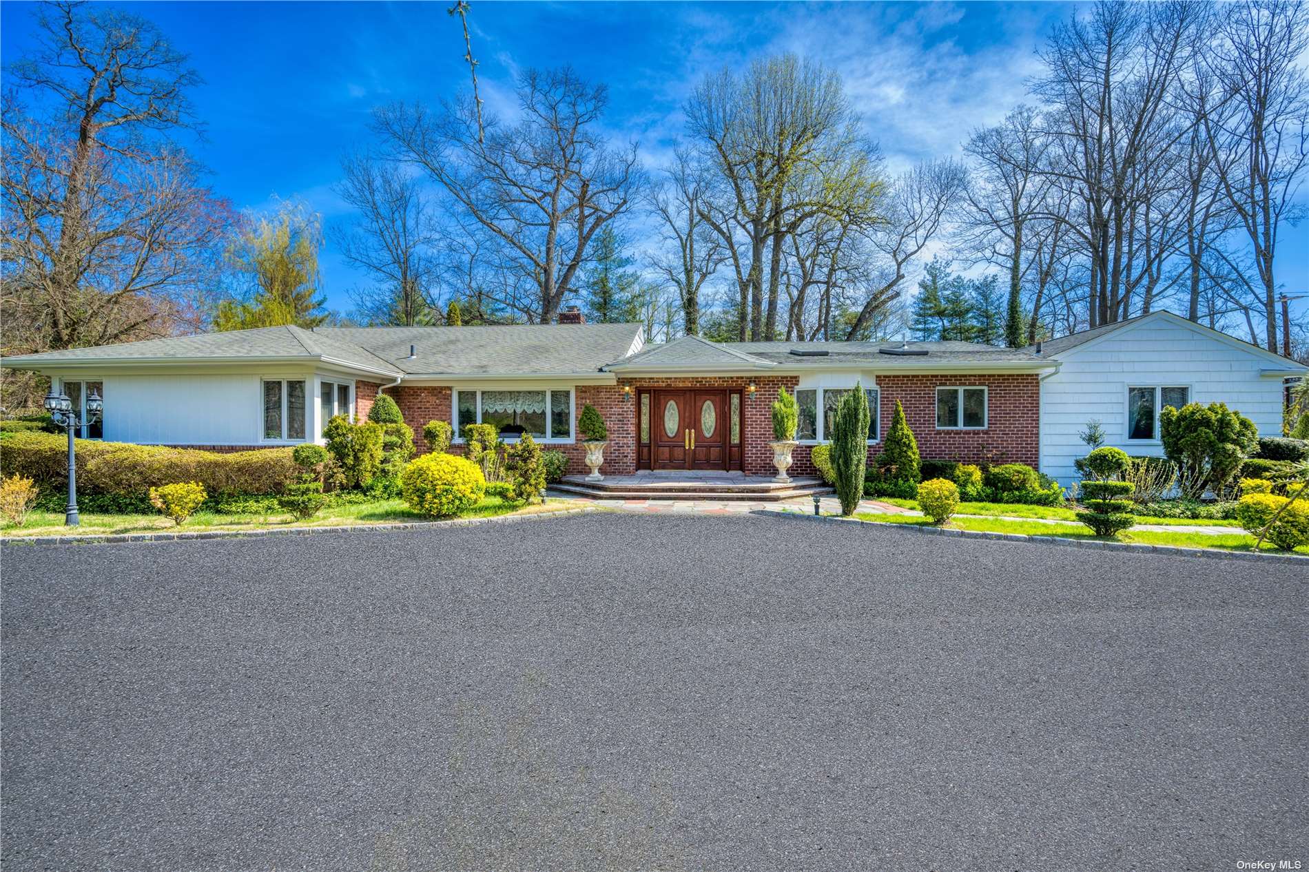 1 Lighthouse Road Great Neck, NY 11024 - Photo 1 of 1