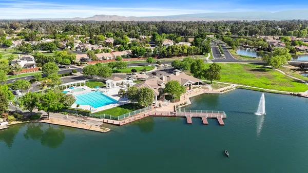 $779,950 | 4199 North Quail Crossing, Clovis, CA 93619
