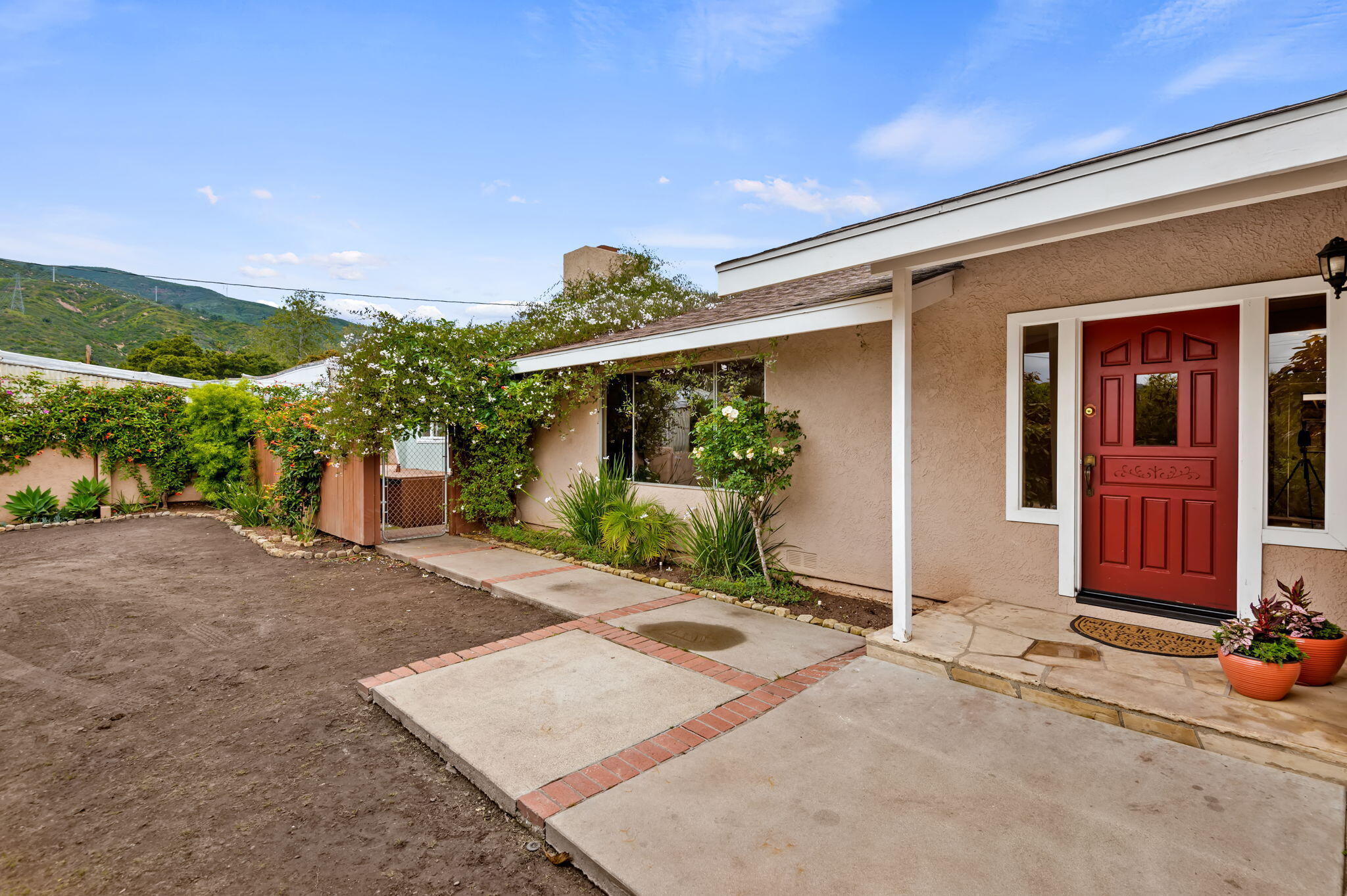 5002 Foothill Road Carpinteria, CA 93013 - Photo 11 of 32 Front View