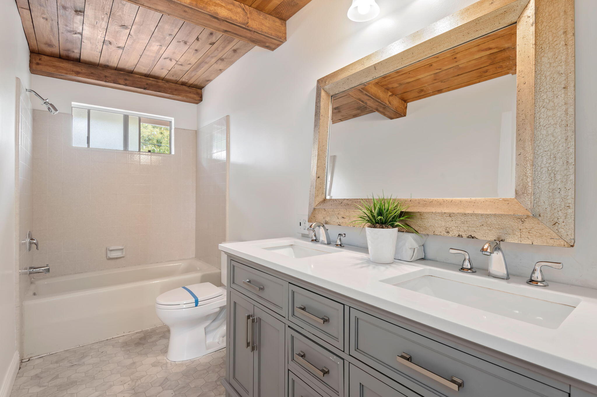 5002 Foothill Road Carpinteria, CA 93013 - Photo 22 of 32 Guest Bath