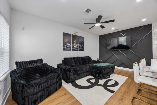 $2,000 | 205 Bolden Street, Unit A, Houston, TX 77029