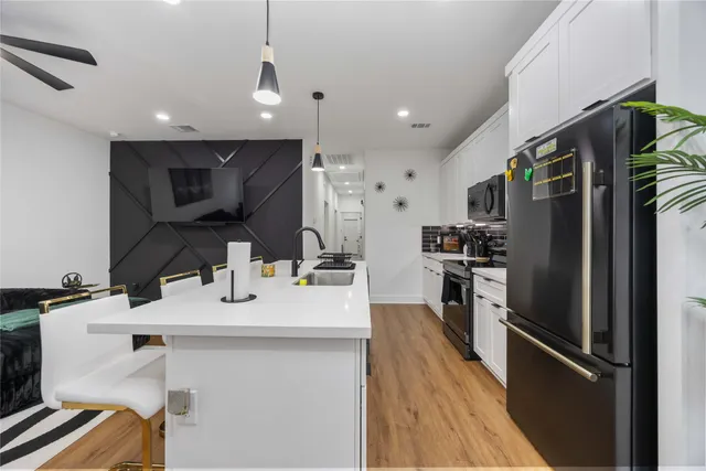 $2,000 | 205 Bolden Street, Unit A, Houston, TX 77029