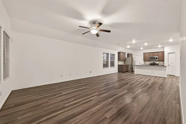 $2,300 | 15918 Tug Court, Crosby, TX 77532
