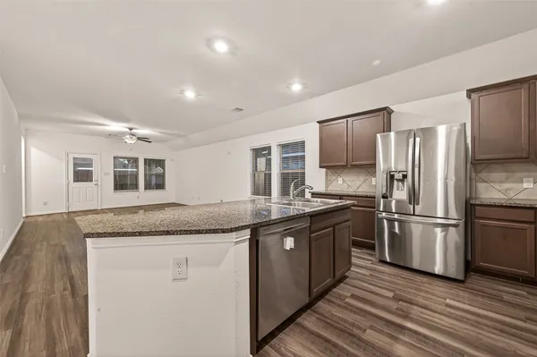 $2,300 | 15918 Tug Court, Crosby, TX 77532