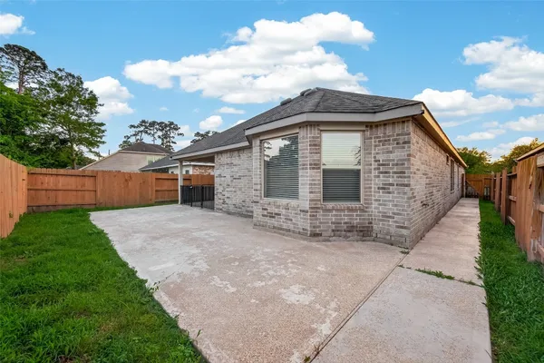 $2,300 | 15918 Tug Court, Crosby, TX 77532