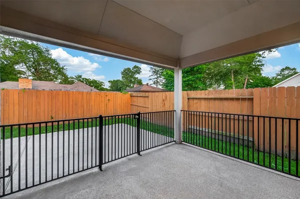 $2,300 | 15918 Tug Court, Crosby, TX 77532