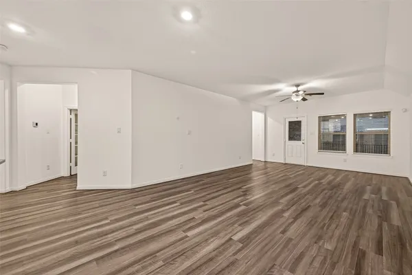 $2,300 | 15918 Tug Court, Crosby, TX 77532