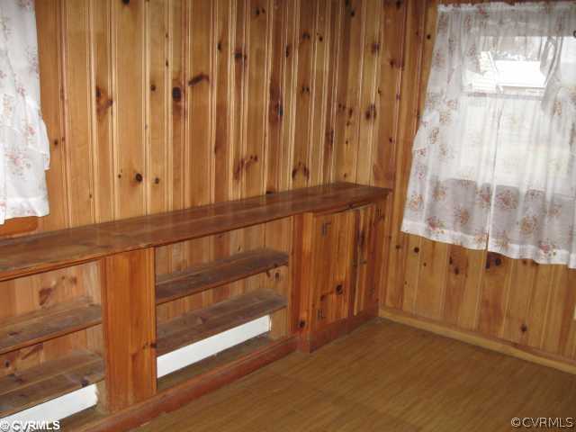 2109 Valentine Road Henrico, VA 23228 - Photo 4 of 7 Exterior Front - 1st floor bedroom/office with pri