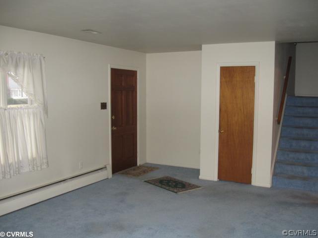 2109 Valentine Road Henrico, VA 23228 - Photo 7 of 7 Exterior Front - Large living room at front door e