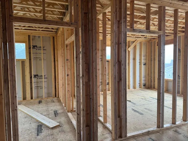 $909,000 | 94 Dogwood Circle, Lebanon, NH 03784