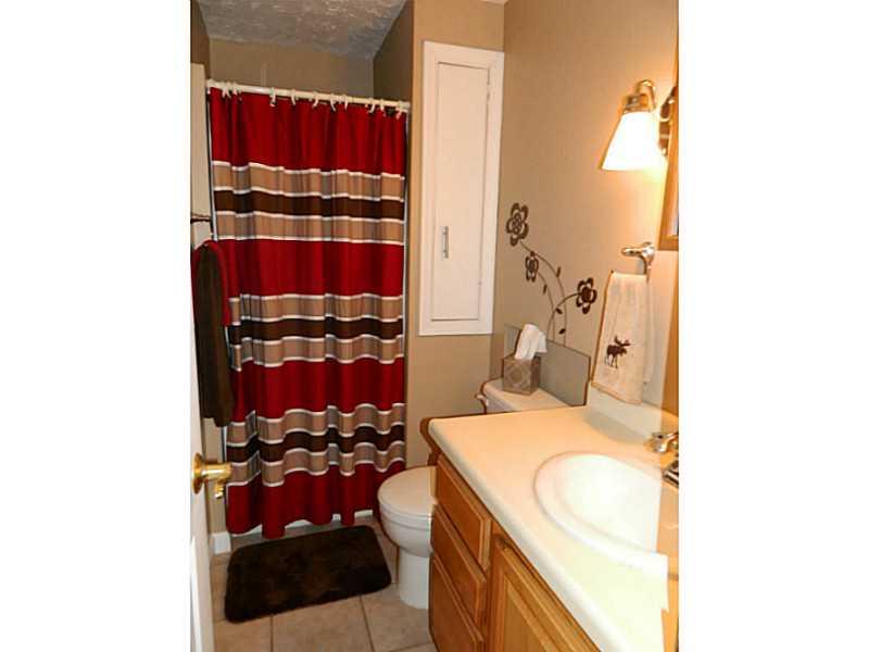 552 Country Club Road Washington, PA 15301 - Photo 22 of 25 Full Bath. There is a full bath off the family room is proximity to the garage.