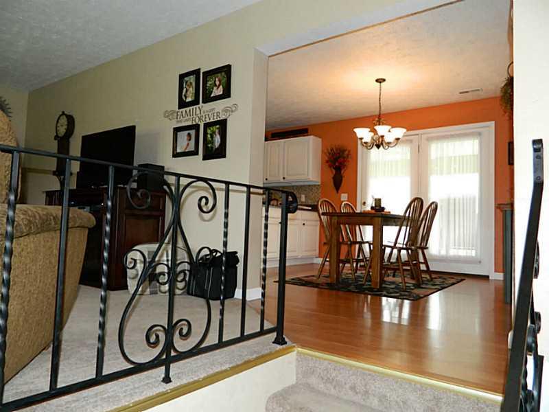 552 Country Club Road Washington, PA 15301 - Photo 6 of 25 1st Floor Plan. The floor plan feels open and spacious with loads of natural light.