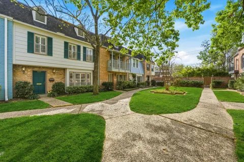 $275,000 | 409 North Post Oak Lane, Unit 409, Houston, TX 77024