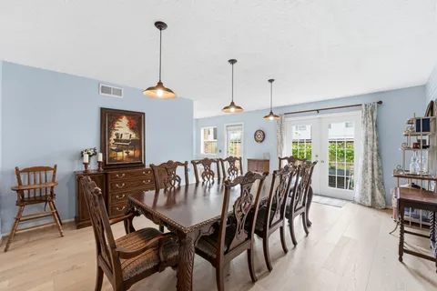 $275,000 | 409 North Post Oak Lane, Unit 409, Houston, TX 77024