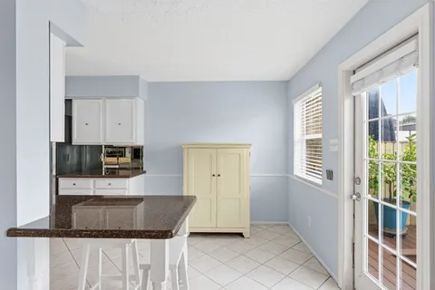 $275,000 | 409 North Post Oak Lane, Unit 409, Houston, TX 77024