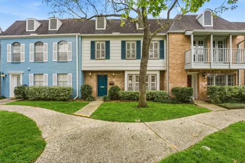 $275,000 | 409 North Post Oak Lane, Unit 409, Houston, TX 77024