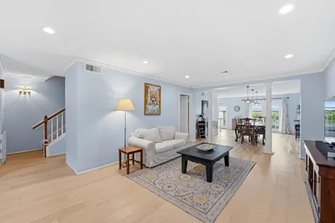 $275,000 | 409 North Post Oak Lane, Unit 409, Houston, TX 77024