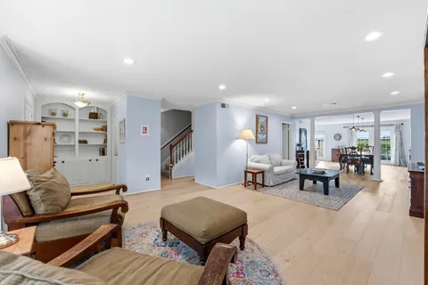 $275,000 | 409 North Post Oak Lane, Unit 409, Houston, TX 77024