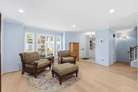 $275,000 | 409 North Post Oak Lane, Unit 409, Houston, TX 77024