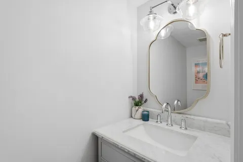 $275,000 | 409 North Post Oak Lane, Unit 409, Houston, TX 77024