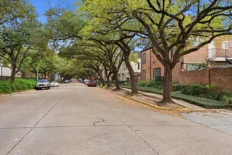 $275,000 | 409 North Post Oak Lane, Unit 409, Houston, TX 77024