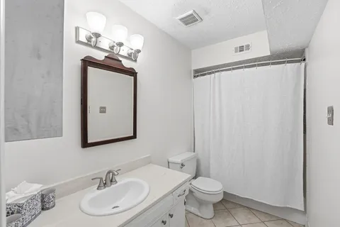 $275,000 | 409 North Post Oak Lane, Unit 409, Houston, TX 77024
