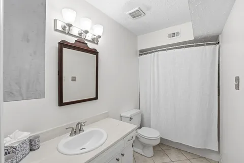 $275,000 | 409 North Post Oak Lane, Unit 409, Houston, TX 77024