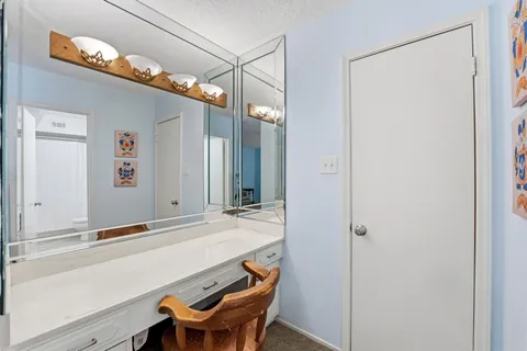 $275,000 | 409 North Post Oak Lane, Unit 409, Houston, TX 77024