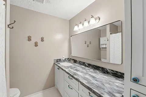 $275,000 | 409 North Post Oak Lane, Unit 409, Houston, TX 77024