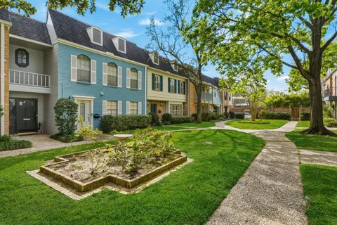 $275,000 | 409 North Post Oak Lane, Unit 409, Houston, TX 77024