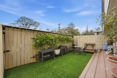 $275,000 | 409 North Post Oak Lane, Unit 409, Houston, TX 77024