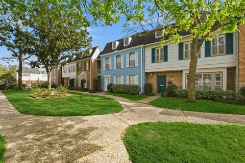 $275,000 | 409 North Post Oak Lane, Unit 409, Houston, TX 77024