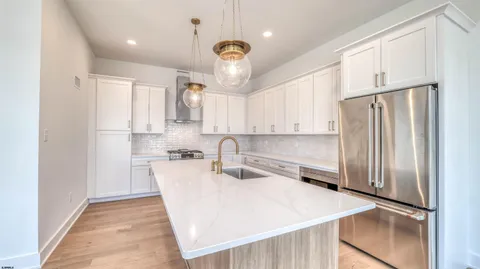 $969,000 | 15 Creek Lane, Linwood, NJ 08221