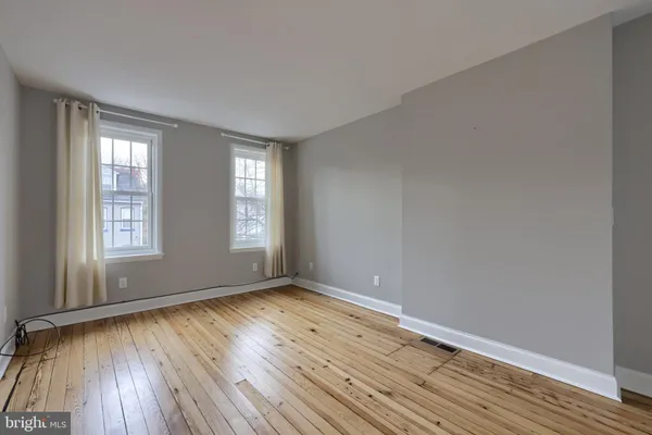 $325,000 | 13 East New Street, Lancaster, PA 17602