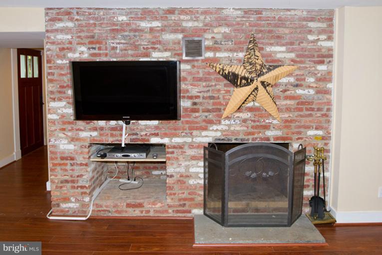10400 Lloyd Road Potomac, MD 20854 - Photo 25 of 30 Basement