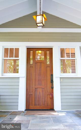 10400 Lloyd Road Potomac, MD 20854 - Photo 4 of 30 Front Door