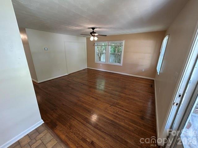 11 Mountain Road Hendersonville, NC 28791 - Photo 3 of 31