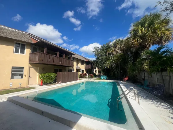 $2,300 | 312 Southwind Drive, North Palm Beach, FL 33408