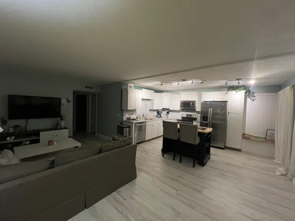 $2,300 | 312 Southwind Drive, North Palm Beach, FL 33408