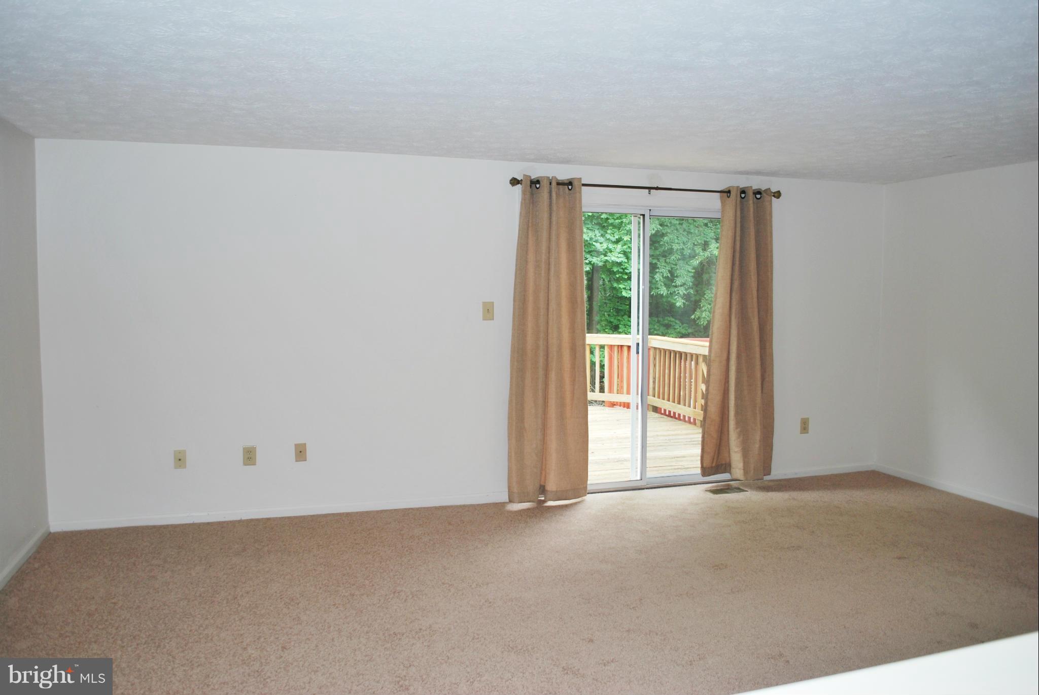 9439 Kings Grant Road Laurel, MD 20723 - Photo 5 of 17 Living Room