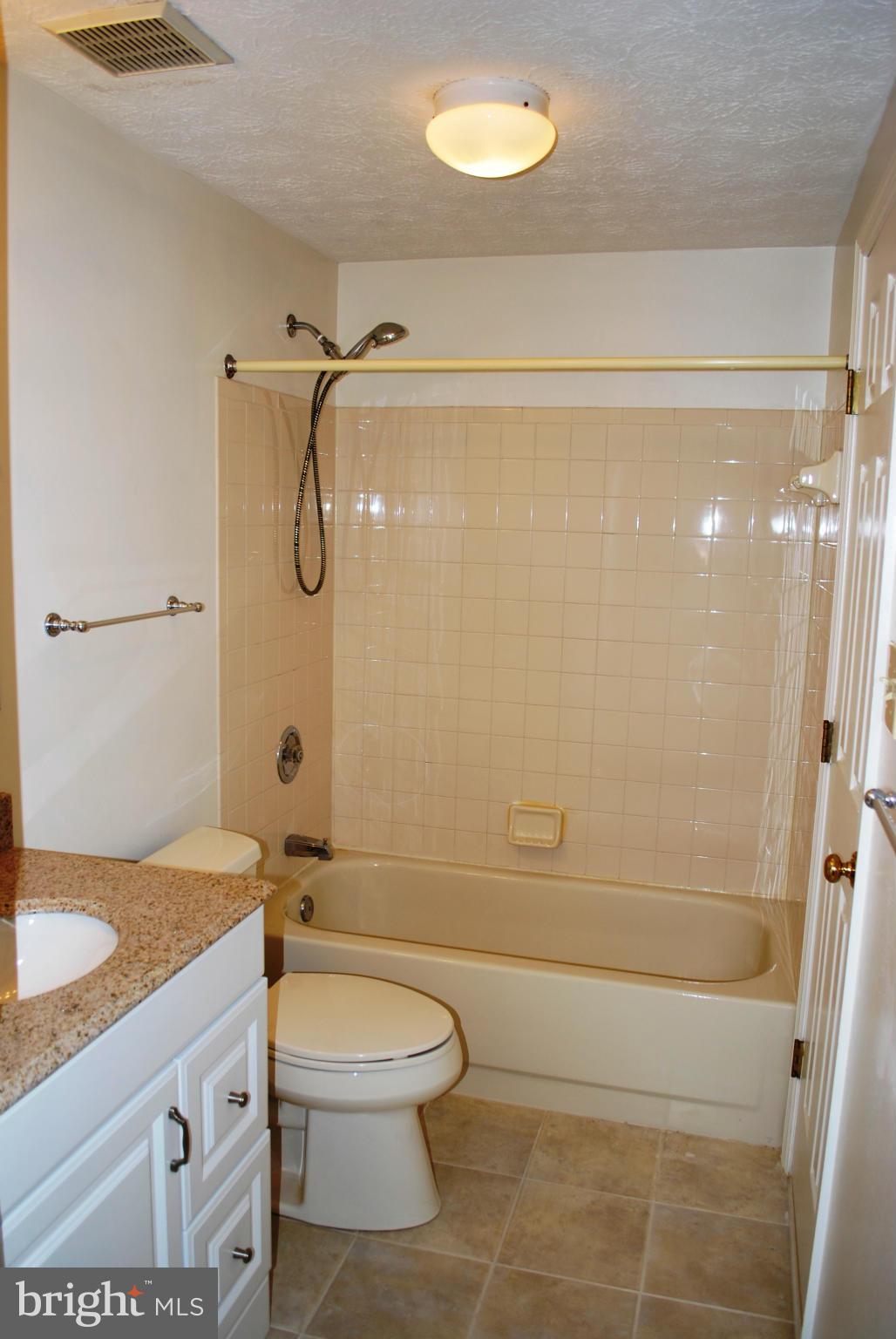 9439 Kings Grant Road Laurel, MD 20723 - Photo 8 of 17 Upper Level Full Bath